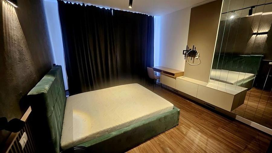 Apartament cu 2 camere semidecomandat, mobilat în Dacia