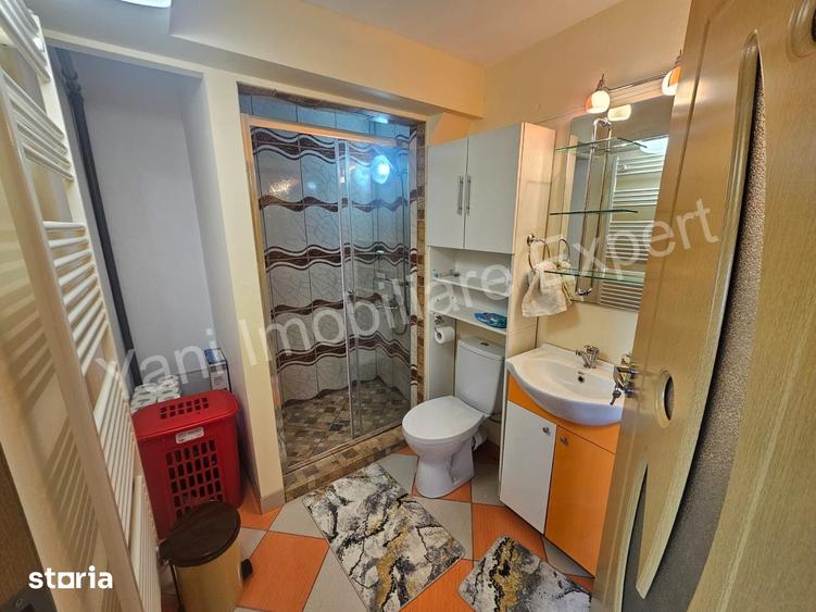 Casă cu 6 camere cu Teren 1289 Mp în Țițești