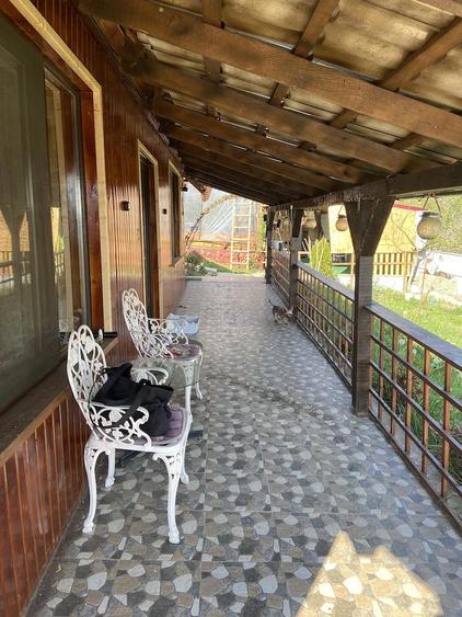 Casă cu 3 camere cu Teren 1400 Mp în Central