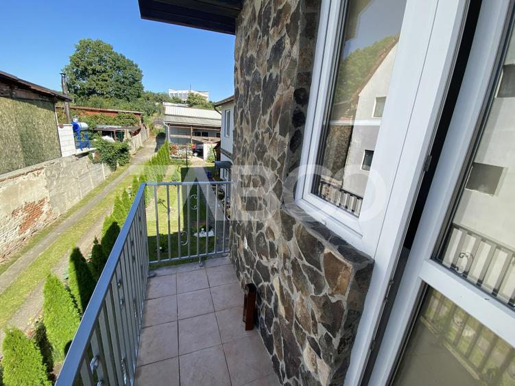 Apartament cu 3 camere decomandat, mobilat în Turnișor