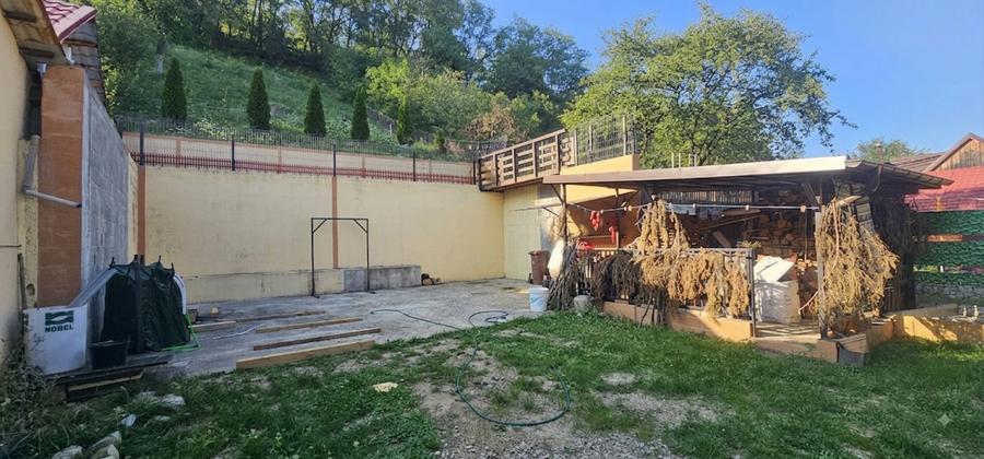 Casă individuală cu 5 camere cu Teren 960 Mp în Orlat