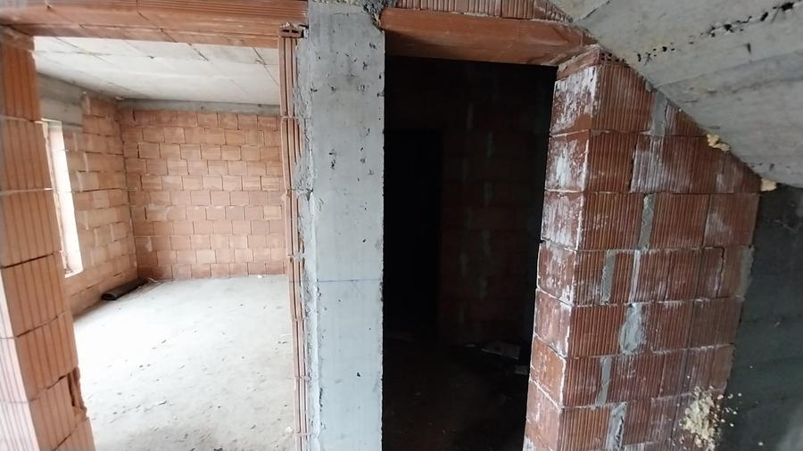 Duplex cu 4 camere cu Teren 280 Mp în Florești