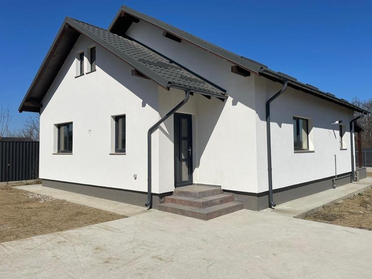 Casă cu 3 camere cu Teren 360 Mp în Hemeiuș