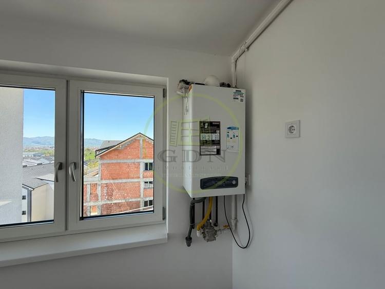 Penthouse cu 3 camere decomandat în Exterior Vest
