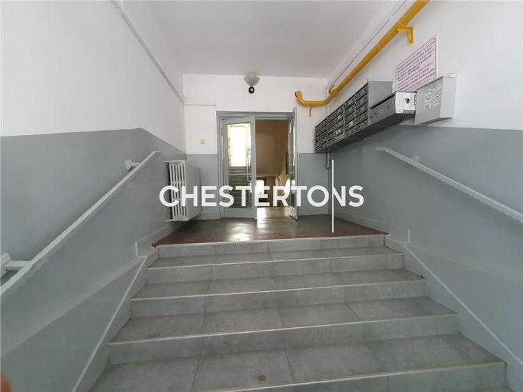 Apartament cu 2 camere decomandat, mobilat în Central