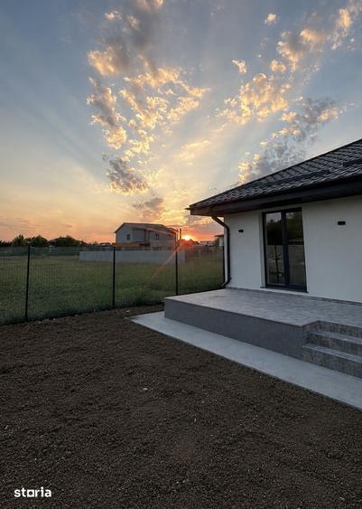 Casă cu 4 camere cu Teren 660 Mp în Crevedia