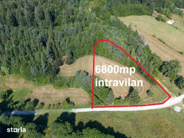 Teren de 6800 mp, în Vulcan