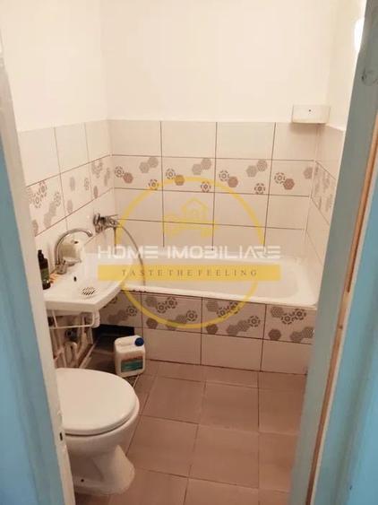 Apartament cu 3 camere semidecomandat, mobilat în Bicaz
