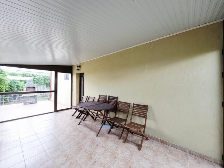 Casă individuală cu 5 camere cu Garaj în Tulucești
