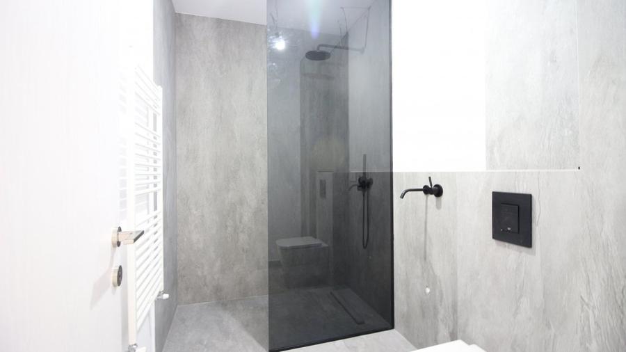 Penthouse cu 4 camere semidecomandat în Băneasa