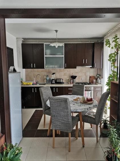 Apartament cu 2 camere decomandat în Zamora