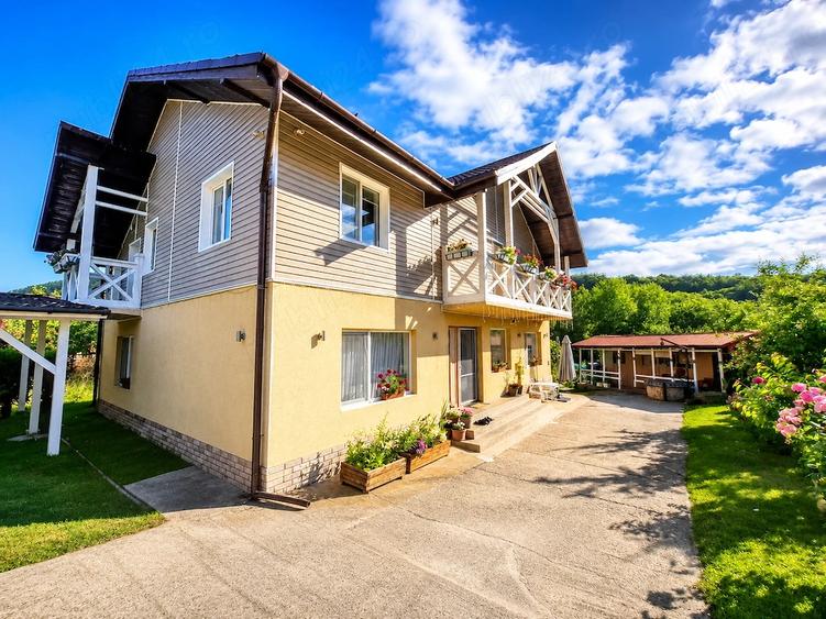 Casă cu Canalizare în Valea Cheii