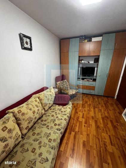 Apartament cu 3 camere decomandat în Răcădău