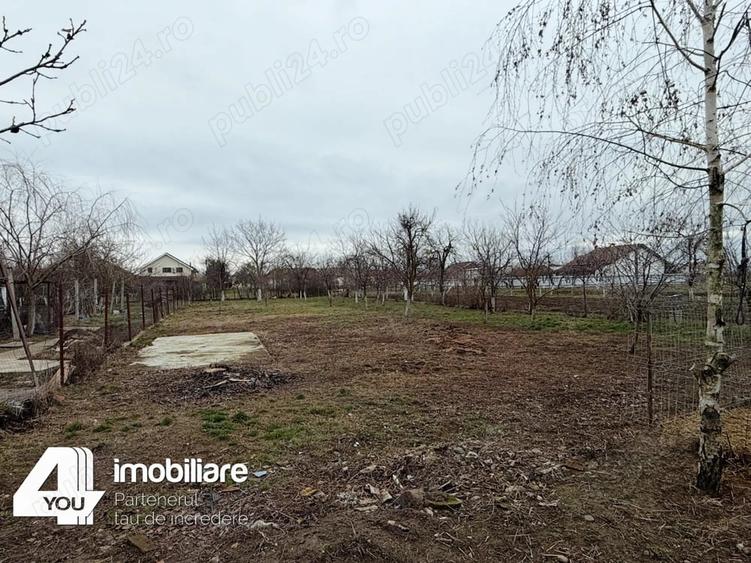 Casă cu Teren 1422 Mp în Cicir