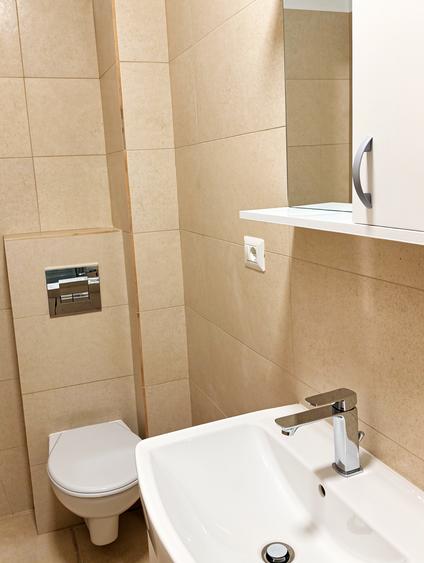 Apartament cu 3 camere decomandat în Titan