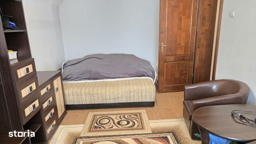 Casă cu 5 camere cu Teren 559 Mp în Viile Noi
