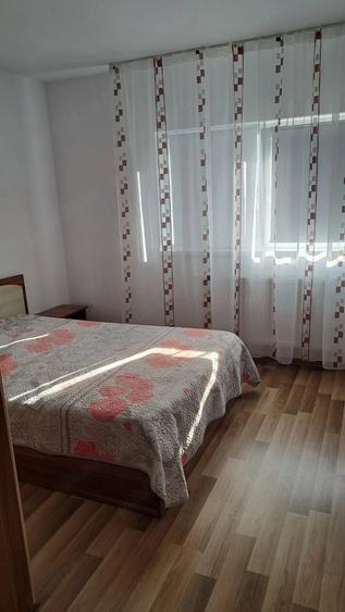 Apartament cu 3 camere decomandat în Exterior Vest