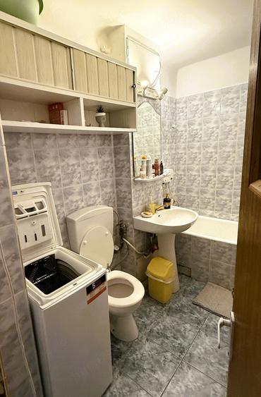 Apartament cu 2 camere decomandat, mobilat în Rovine