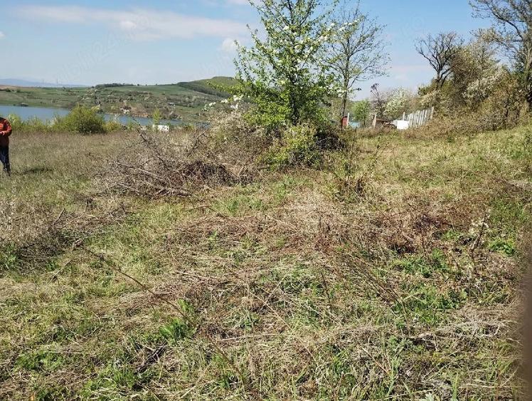 Teren de 330 mp, în Moacșa