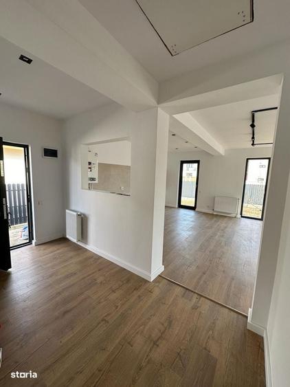 Casă cu 3 camere în Clinceni
