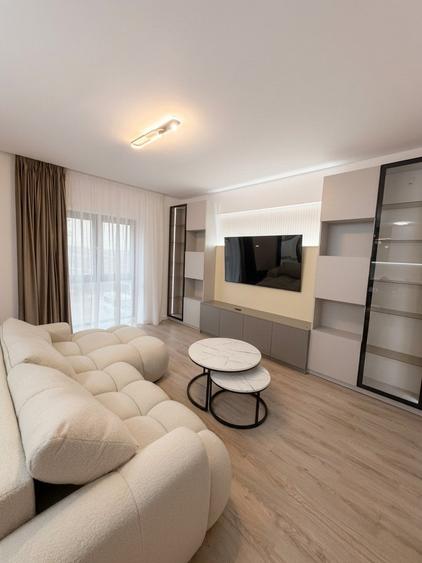 Apartament cu 3 camere decomandat, mobilat în Pipera