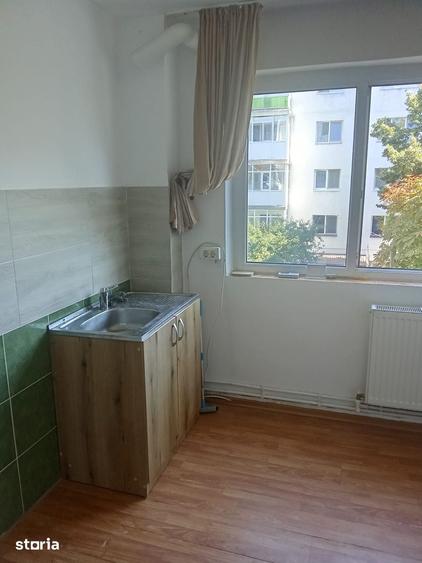Apartament cu 2 camere semidecomandat în Micro 5