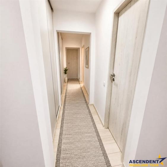 Apartament cu 3 camere decomandat în Vest