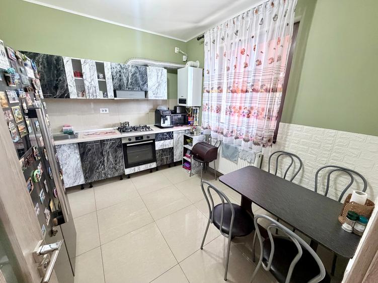 Duplex cu 5 camere cu Canalizare în Sud