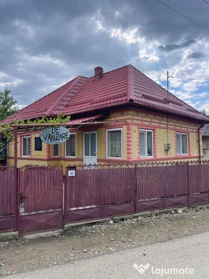 Casă cu 4 camere în Valea Părului