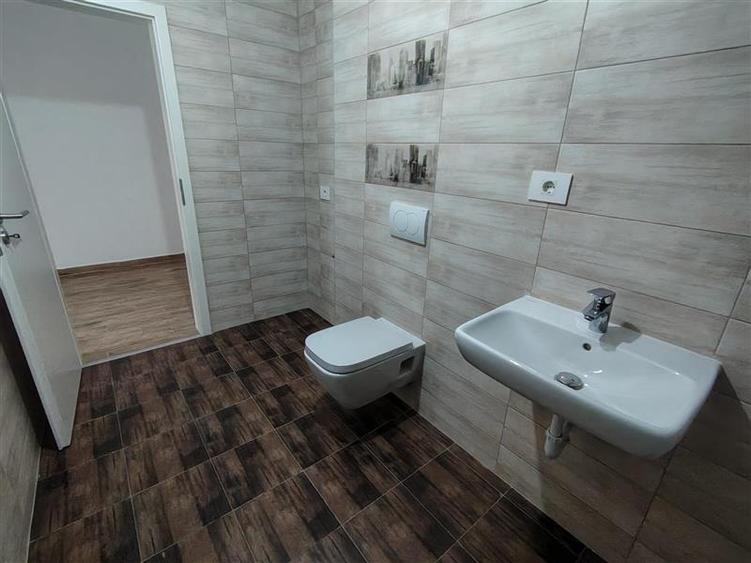 Apartament cu 2 camere decomandat în Tractorul