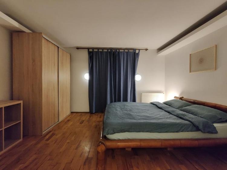 Apartament cu 3 camere semidecomandat, mobilat în Dacia