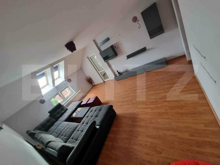 Apartament cu 3 camere decomandat, mobilat în Unirea