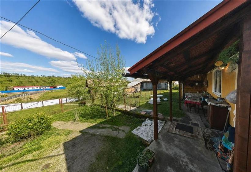 Casă individuală cu 4 camere cu Canalizare în Exterior Est