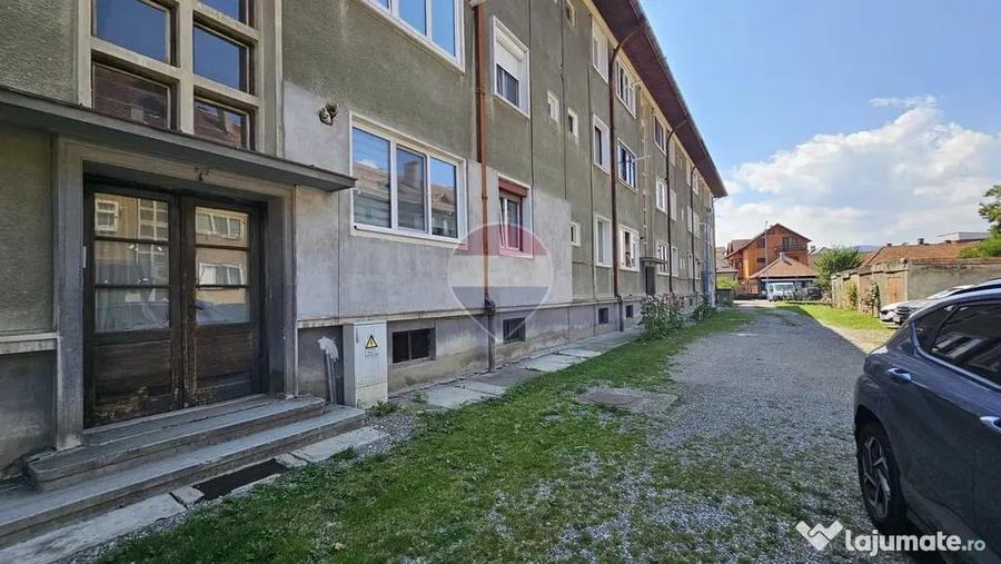 Apartament cu 3 camere decomandat în Centrul Civic