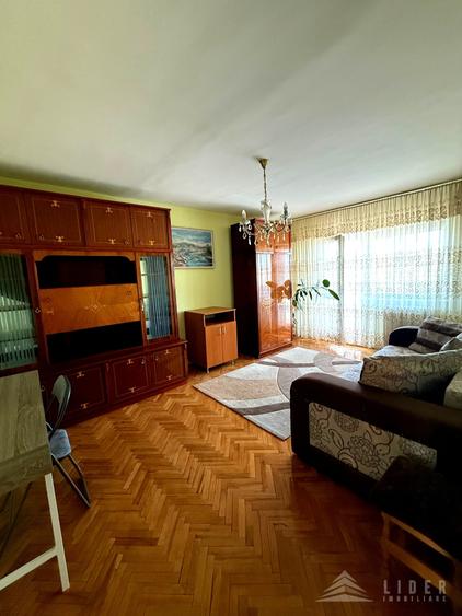 Apartament cu 3 camere decomandat, mobilat în Zorilor
