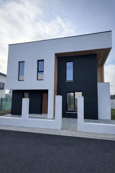 Casă individuală cu 5 camere cu Garaj în Berceni