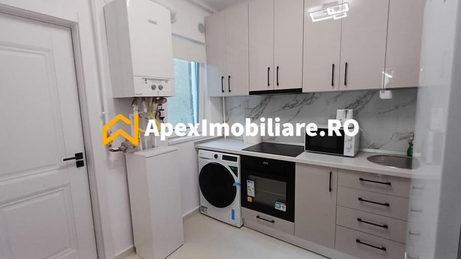Apartament cu 3 camere semidecomandat în Moșilor