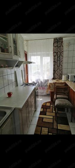 Apartament cu 3 camere decomandat în Poiana