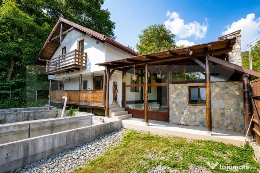 Casă cu 5 camere cu Teren 700 Mp în Prundu Bârgăului
