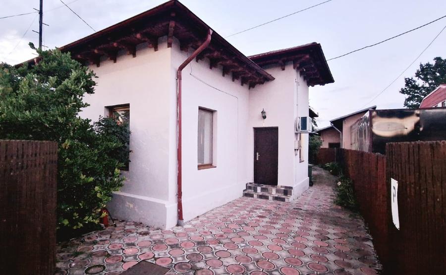 Casă individuală cu 3 camere cu Teren 300 Mp în Central