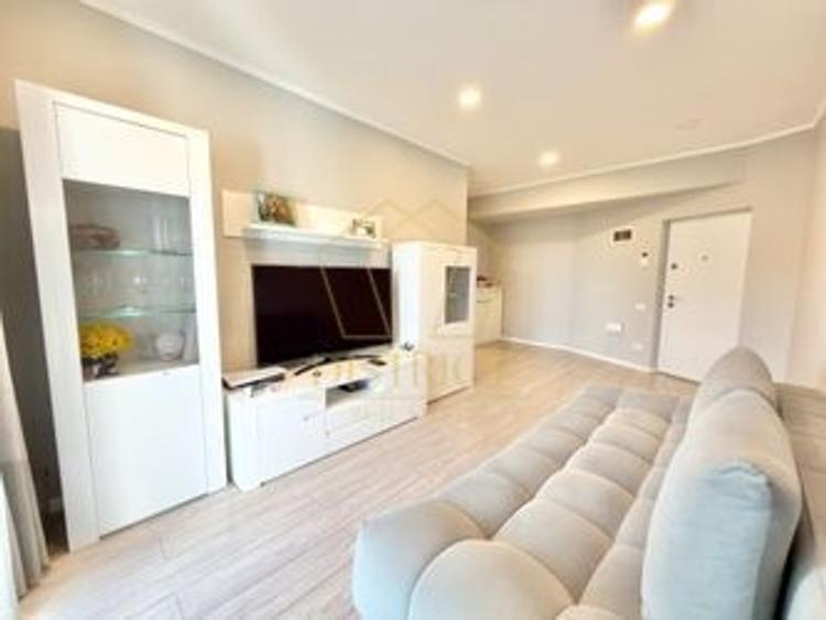 Apartament cu 3 camere decomandat, mobilat în Braytim