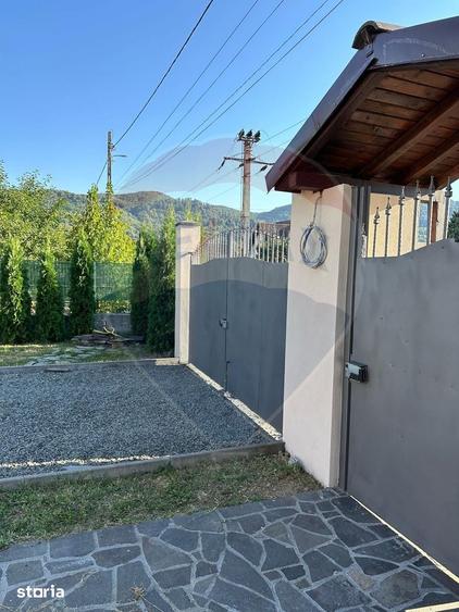 Casă cu 5 camere cu Teren 700 Mp în Central
