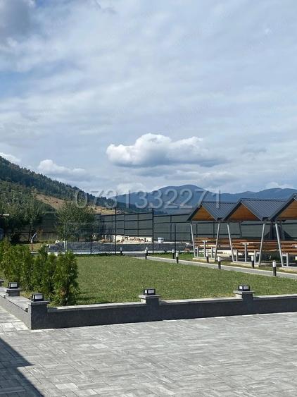 Casă cu 8 camere cu Teren 1200 Mp în Central