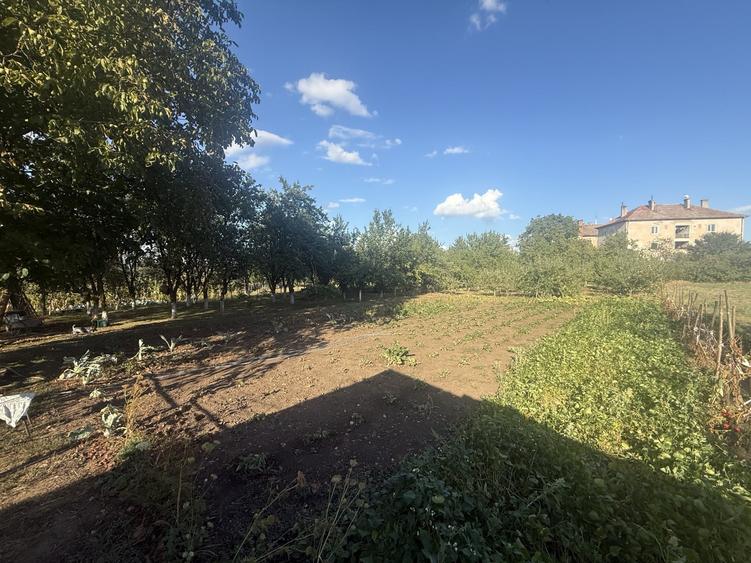 Casă individuală cu 5 camere cu Canalizare în Jucu de Sus