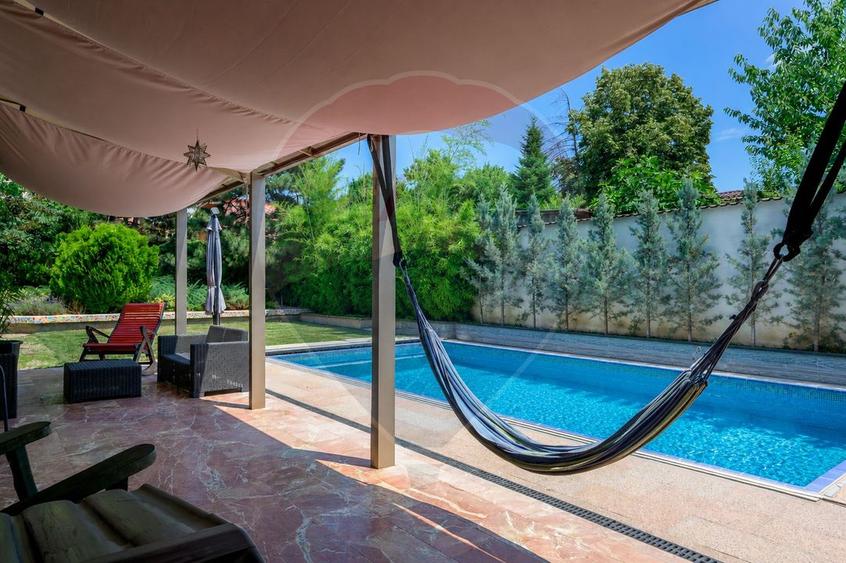 Casă individuală cu 5 camere cu Piscina în Bucureștii Noi