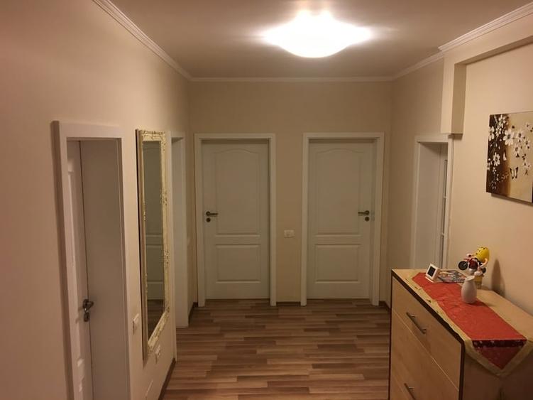 Apartament cu 3 camere decomandat în Ghencea