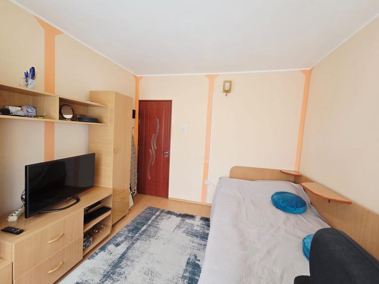 Apartament cu 2 camere decomandat în Micro 21