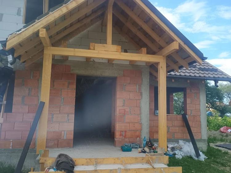 Casă cu 3 camere cu Teren 600 Mp în Dumbrava