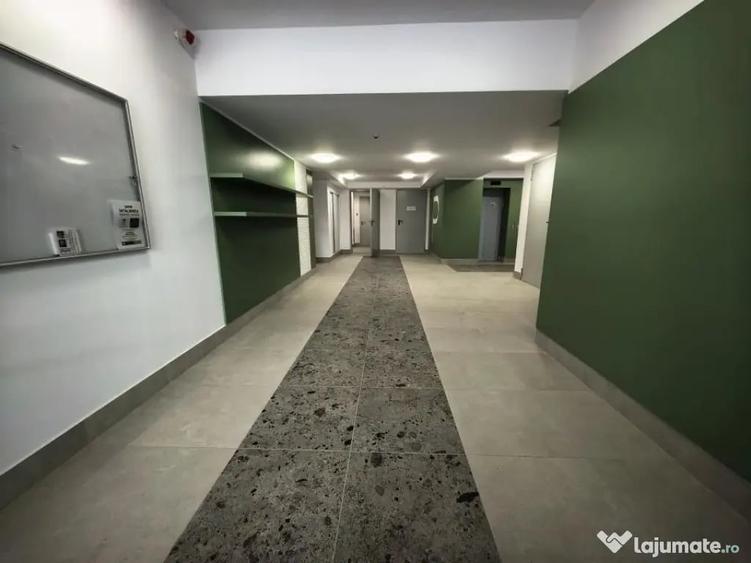 Apartament cu 3 camere semidecomandat în Baza 3