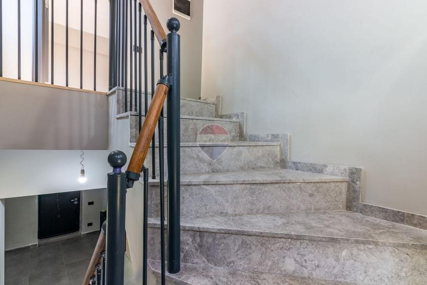 Casă individuală cu 5 camere cu Teren 599 Mp în Corbeanca
